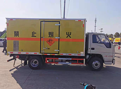 北票爆破器材运输车